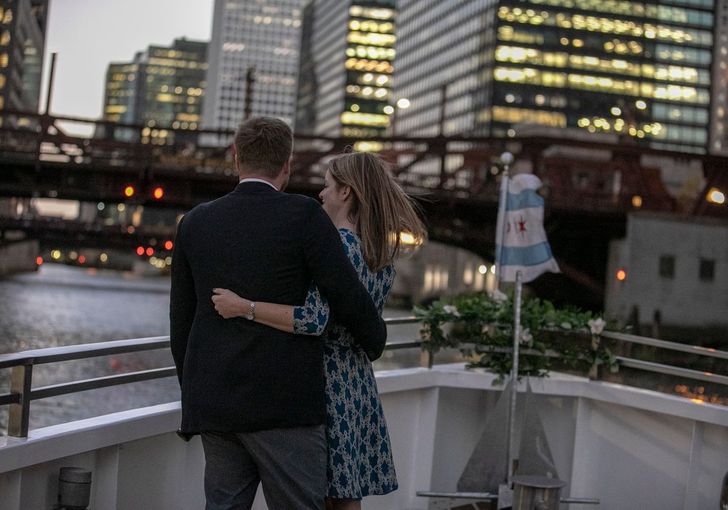 Saturday Odyssey Premier Dinner Cruise on the Chicago River - Image 4