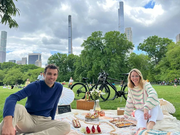 Private Central Park Bike Tour and Luxurious Picnic