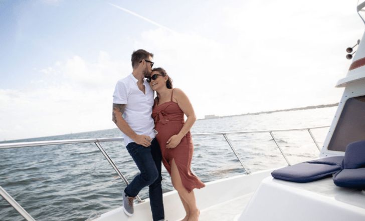 Private Yacht Sunset Cruise with Romance Package for 2 - Image 3