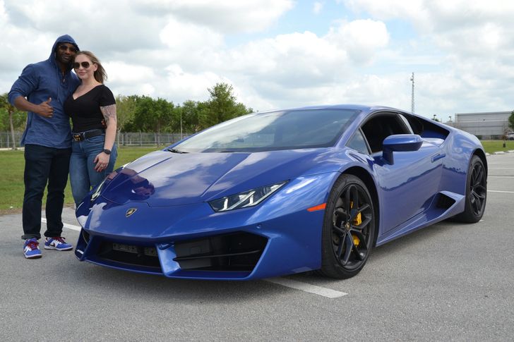 Supercar Racing Experience at Dominion Raceway - Image 5