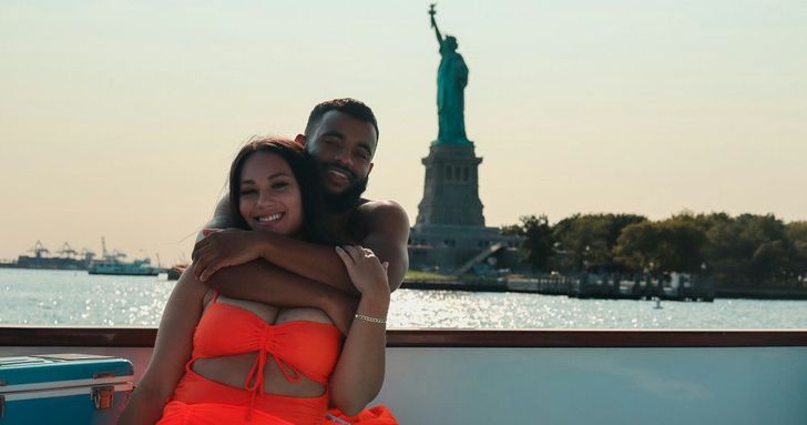 New York City Hot Tub Boat Tour - Image 5