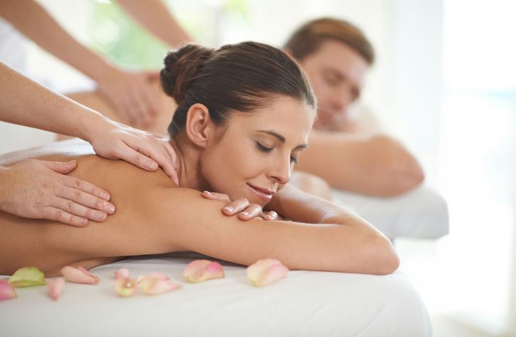 Ocean Waves Lomi Lomi Couples Massage in Palm Beach - Image 2