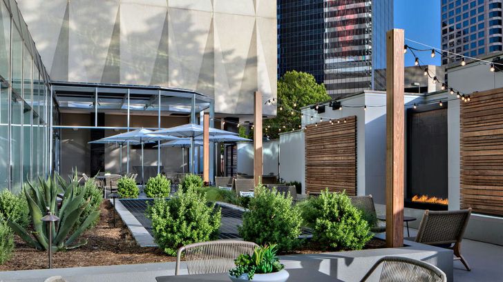 Dallas Dream: One-Night Hotel Experience - Image 4