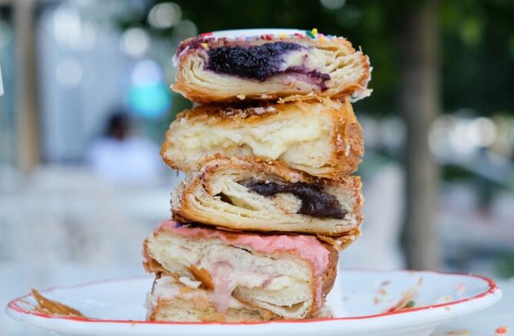 Discover DC’s Best Donuts & History Tour - Image 3