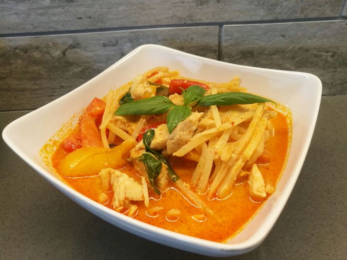 Traditional Thai In-Home Cooking Class in San Diego - Image 3
