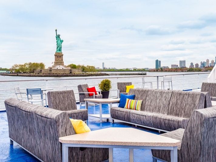 Saturday New York City Signature Lunch Cruise - Image 3