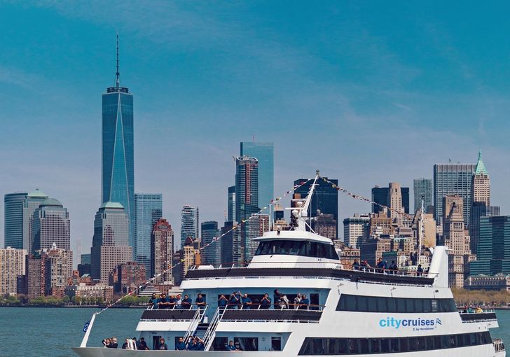 Saturday Signature Dinner Cruise in New York City - Image 3