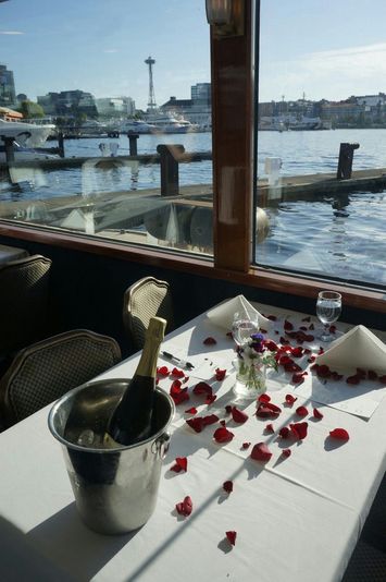 Romantic Champagne Dinner Cruise in Seattle for Two with Window Seat - Image 4