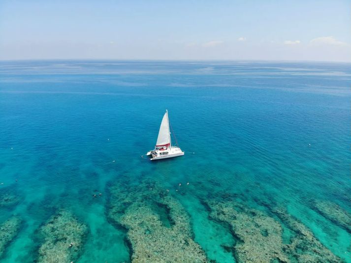 Catamaran Sail & Snorkel with Open Bar - Image 3