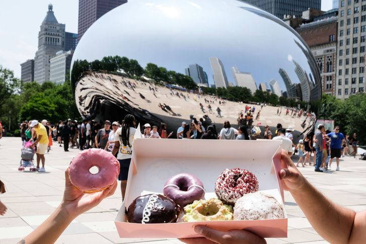 Original Downtown Chicago Donut Tour - Image 5