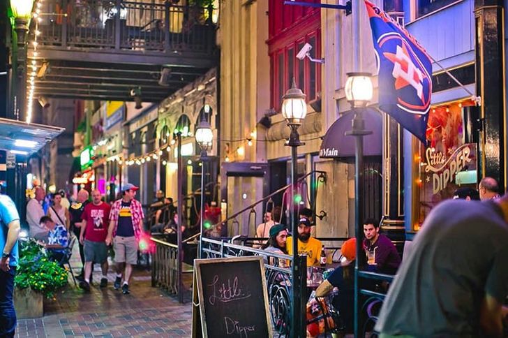 Houston Hot Spots of Downtown Food Tour - Image 3
