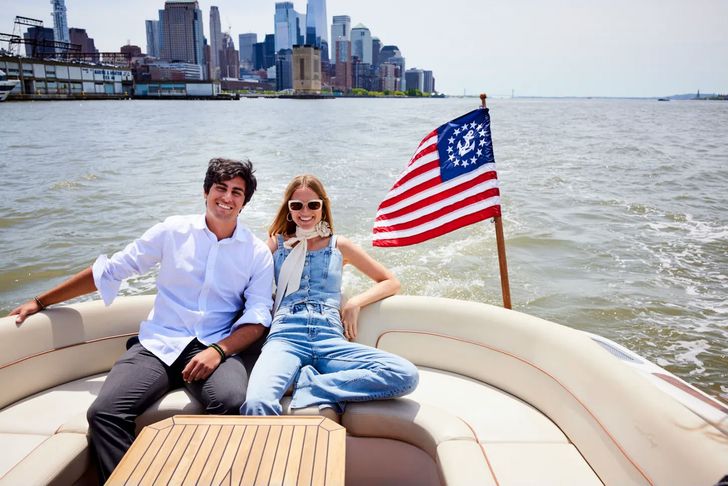 Luxury Weekday Private Yacht Date in NYC with Champagne