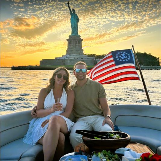 Romantic Sunset Private Yacht Cruise in NYC with Champagne