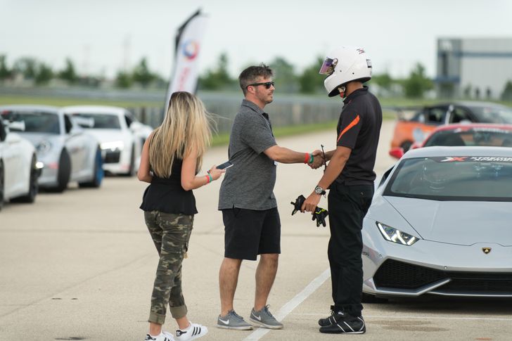 Race a Lamborghini Huracán LP610-4 - Raceway Park Englishtown - Image 6