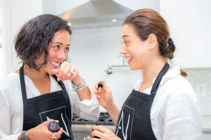 Make Your Own Natural Cosmetics Adult Birthday Party - Image 1