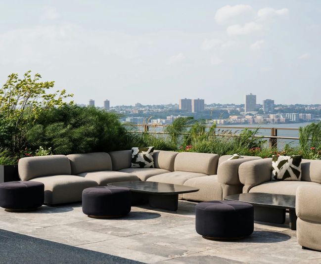 NYC Escape: 1-Night Luxury Stay - Image 15