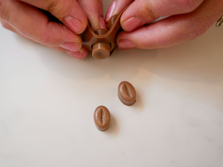 Espresso Martini Candle Crafting Kit - Image 5
