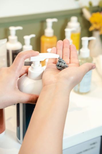 Heyday Personalized Facial with Hydro Wand Infusion - Image 5