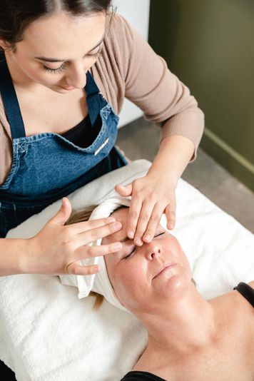 Heyday Personalized Facial - Image 2