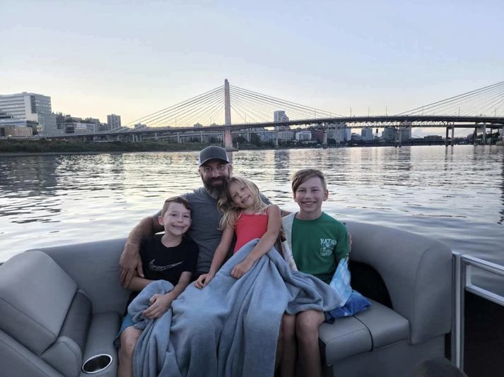 Private BYOB Willamette River Sunset & City Lights Cruise - Image 3