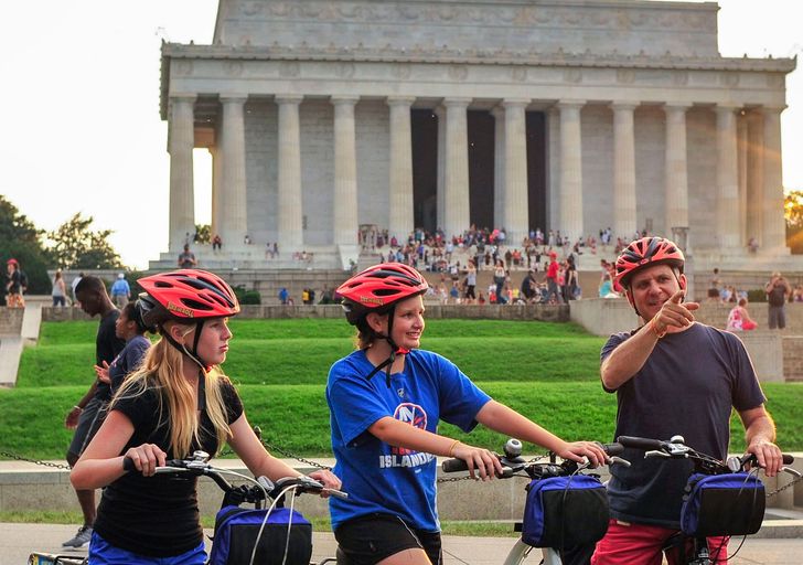 Washington DC Monuments at Night Bike Tour - Image 2