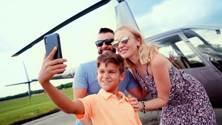 Private Family Helicopter Tour Over Orlando Theme Parks for Up to 4 - Image 4
