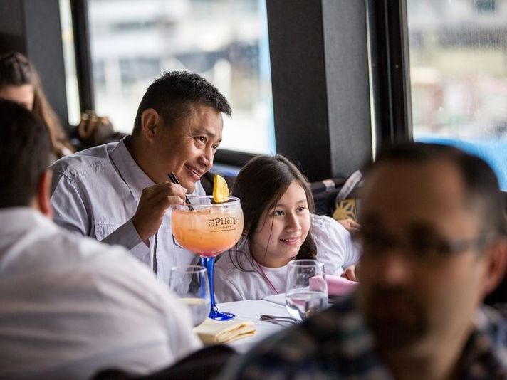 Signature Brunch Cruise NYC: Sunday Bottomless Mimosa - Image 2