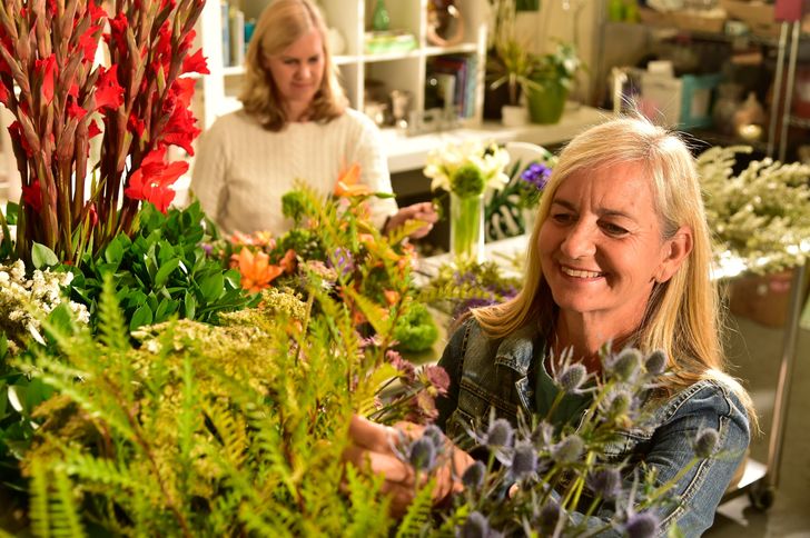 Private Flower Arranging Class in Torrance - Image 5