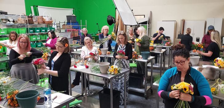Flower Arranging Class in Torrance - Image 6