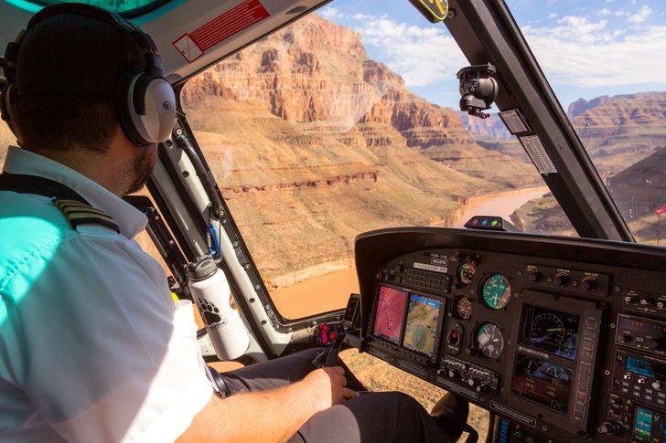 Helicopter Tour & Black Canyon Rafting Adventure with Champagne Picnic - Image 3