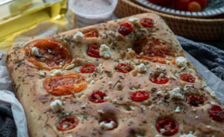 Learn to Bake Fresh Focaccia Bread with Pesto in Manhattan - Image 3