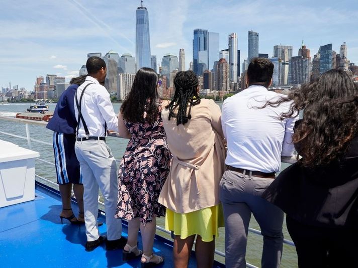 Saturday New York City Signature Lunch Cruise - Image 4