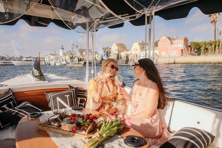 Luxury Cruise with Wine, Charcuterie & Sea Lions Spotting - Image 4