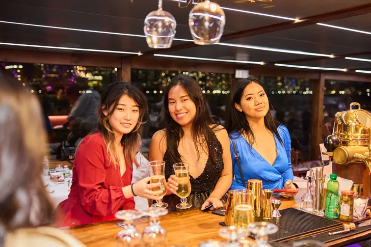NYC VIP Gourmet 6-Course Dinner Cruise with Cocktails and Live Music