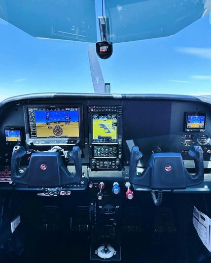 Learn to Fly a Cessna 172 Plane in Las Vegas - Image 2