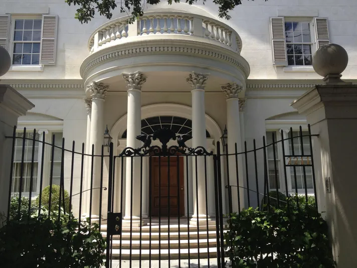 New Orleans Garden District Walking Tour