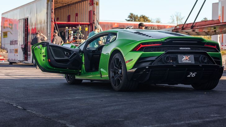 Race a Lamborghini Huracán LP610-4 - Raceway Park Englishtown - Image 5