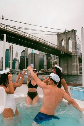 New York City Hot Tub Boat Tour - Image 4