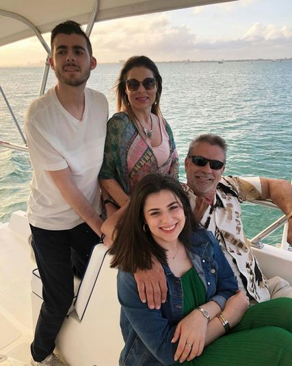 Private Yacht with Charcuterie Cruise for 6 - Image 3