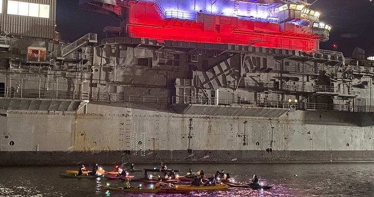 NYC After Dark Kayak Tour - Image 5