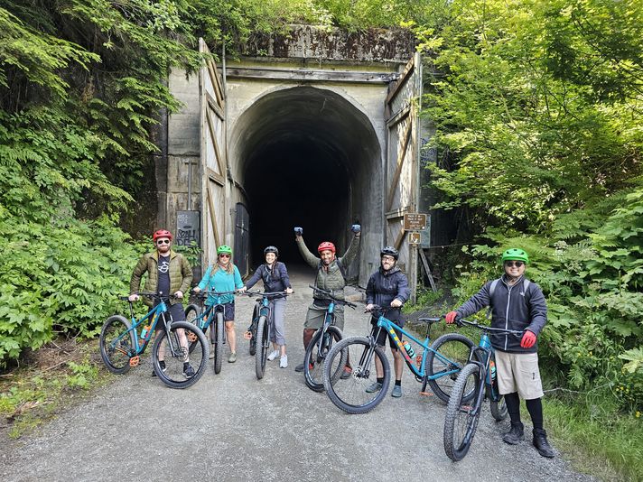 Guided Snoqualmie Tunnel Mountain Bike Tour from Seattle