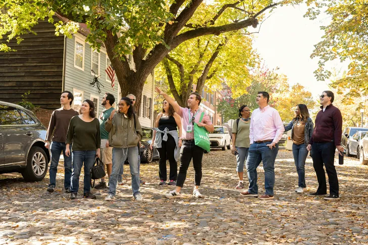 Old Town Alexandria in a Day with Round Trip Ferry Cruise