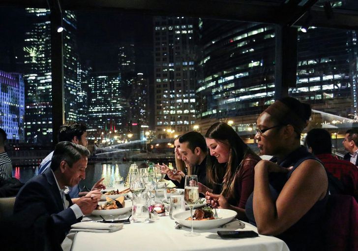 Weekdays & Sunday Odyssey Premier Dinner Cruise on the Chicago River - Image 4