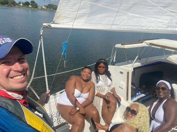 Private Sailing Cruise on Lake Fairview - Image 10