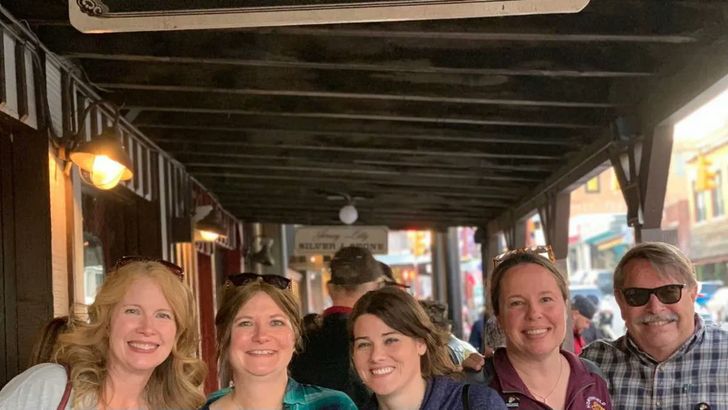 Cowboy Pub Crawl - Image 5