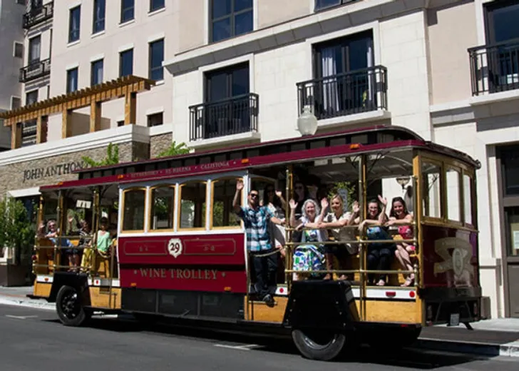 Sonoma Valley Wine Trolley Tour with Lunch