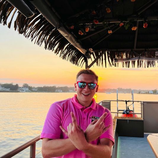 Sunset Tiki Boat Cruise in Long Island - Image 4