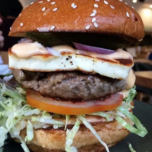 Beer, Burgers, and Buns Food Tour in East Village