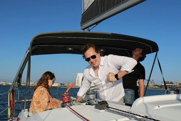 2.5 Hour Private Sunset Family Sail on a 35ft Yacht - Image 8