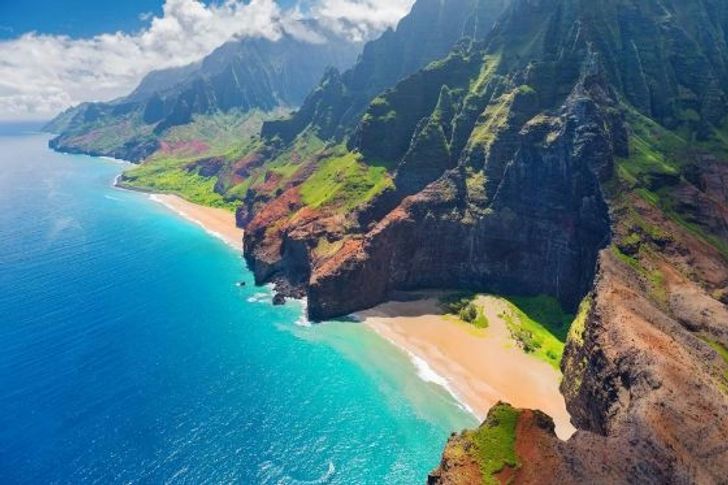 Ultimate 360 Degree View Doors Off Helicopter Adventure on Kauai - Image 3